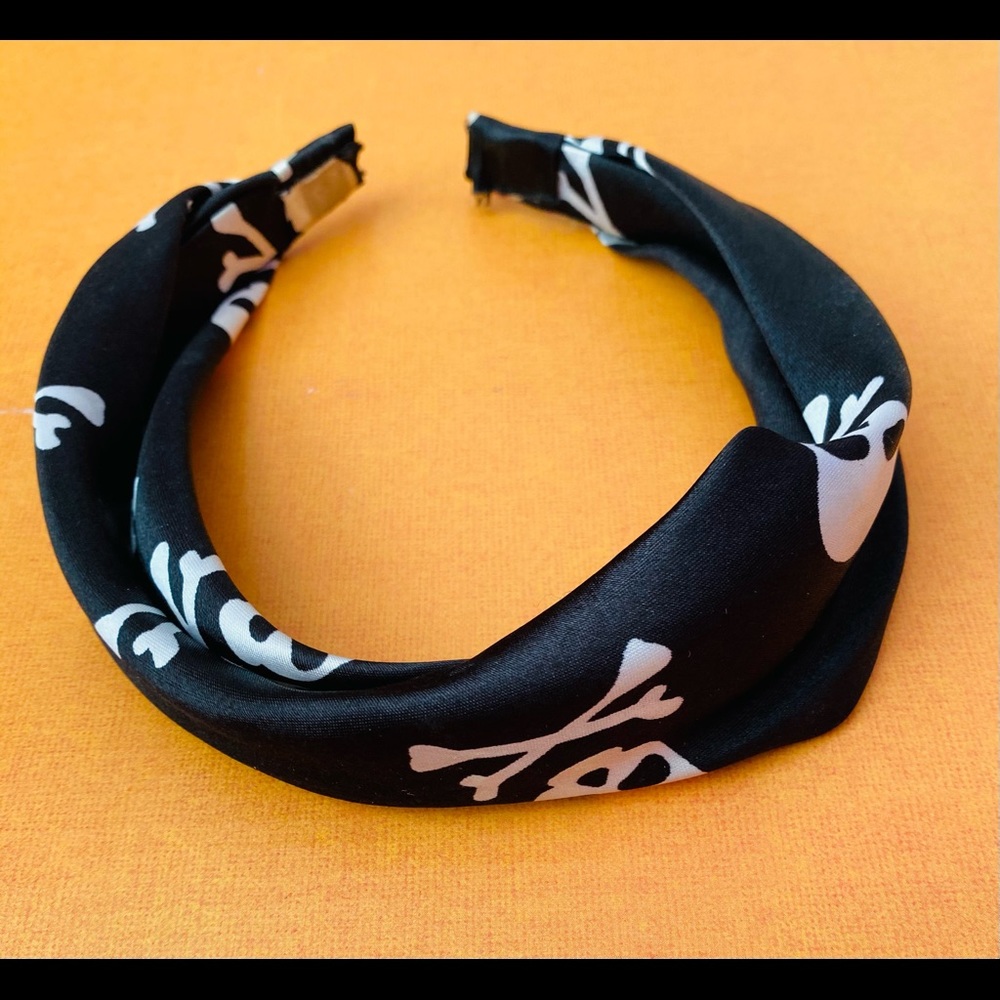 Skull Headband - Picture 2 of 2